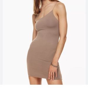 Aritzia Contour One-Shoulder Dress
One-shoulder mini dress